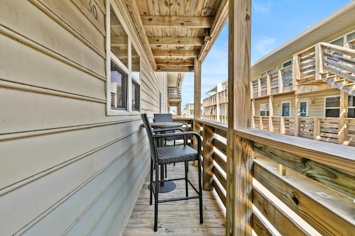 Two 2br Condos Walk to Beach Hangout