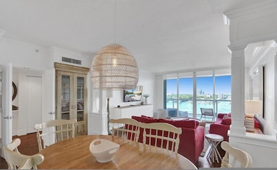 Le Petit Italie Water View 2 2 With Pool