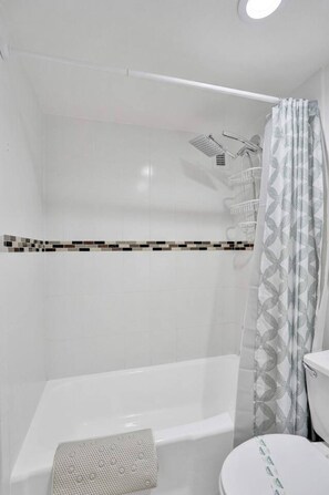 House | Bathroom - New New Beach View (Hollywood)