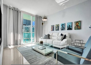 2 bedrooms - Tides 11g in Hollywood (Hollywood)