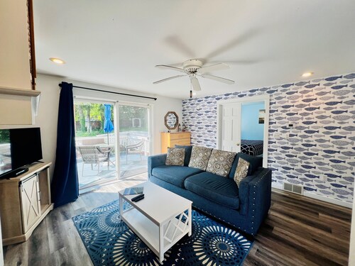 Studio-Superior-Ensuite mit Whirlpool-Wanne-Blick auf den Hof-Goodrich Room