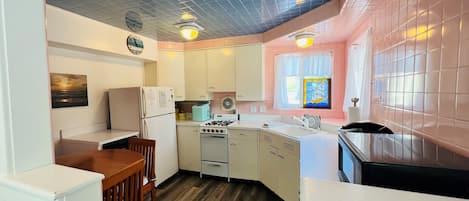 Køleskab, mikrobølgeovn, ovn, opvaskemaskine