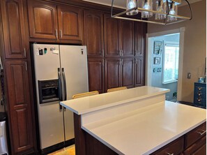 Microondas, horno, placa de cocina, lavavajillas