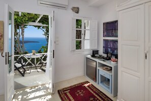 Nest Studio with Caldera View
