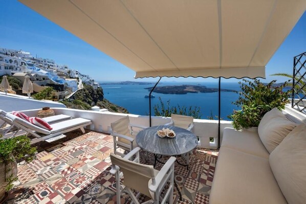 Sunset Apartment with Caldera View | Terrace/patio