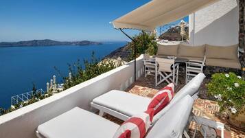 Sunset Apartment with Caldera View | Terrace/patio