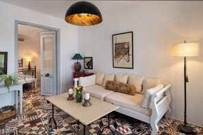 Sunset Apartment with Caldera View | Living area