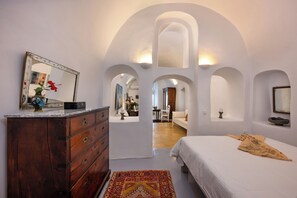 Chara's Home with Caldera View | Coffres-forts dans les chambres, Wi-Fi gratuit