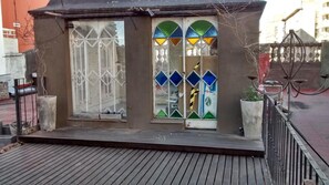 Perincian bahagian luar