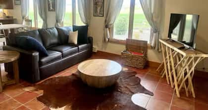 Charming Goose Neck 2-bedroom house in tranquil Torrey with EV