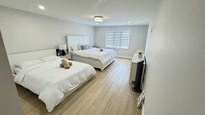 7 camere, una scrivania, Wi-Fi gratuito, lenzuola