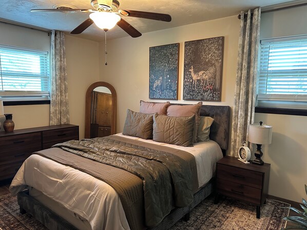 3 bedrooms, iron/ironing board, WiFi, bed sheets