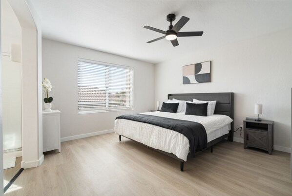 5 bedrooms, iron/ironing board, WiFi