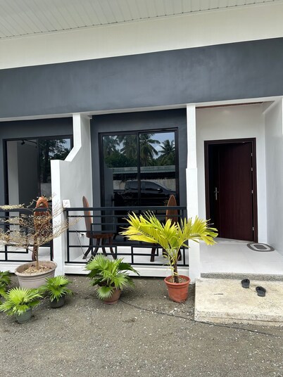 Room-relaxing Beachfront Getaway in Carr