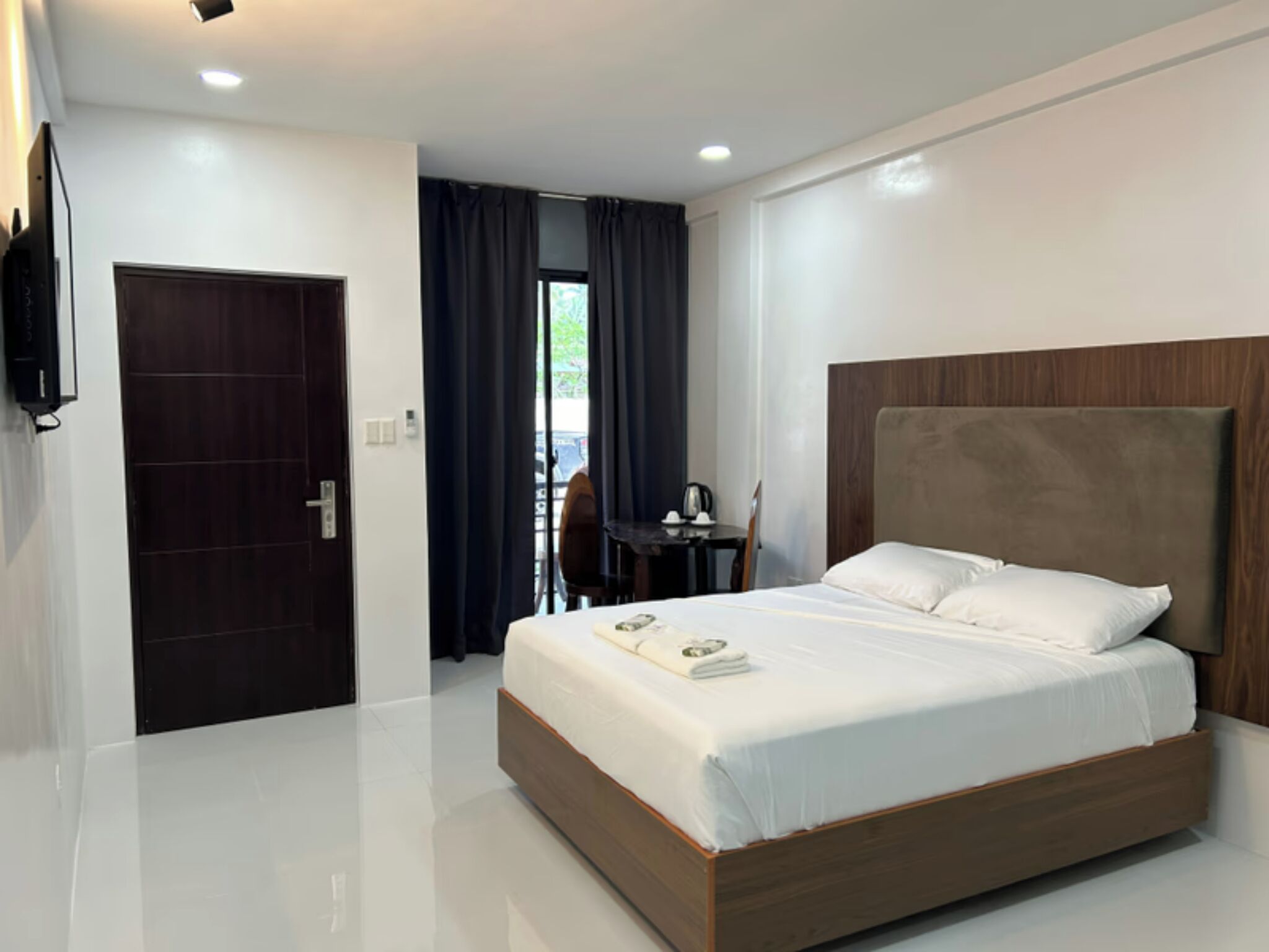 Room, 1 Bedroom, Smoking, Balcony | 1 bilik tidur 