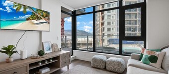 AQUA Corner Unit w Balcony and Amazing View #614