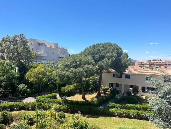 Exterior - Renovated 1 bedroom apartment near sea (Saint-Raphaël)