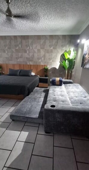 7 多间卧室、熨斗/熨衣板、WiFi、床单