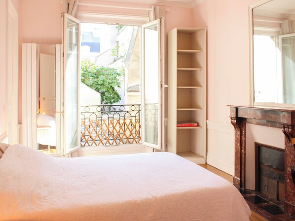 3 bedrooms, WiFi, bed sheets