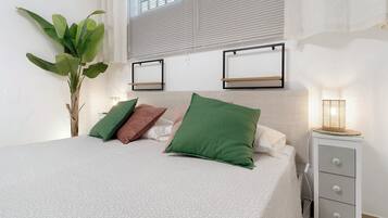 1 slaapkamer, een strijkplank/strijkijzer, gratis wifi, beddengoed