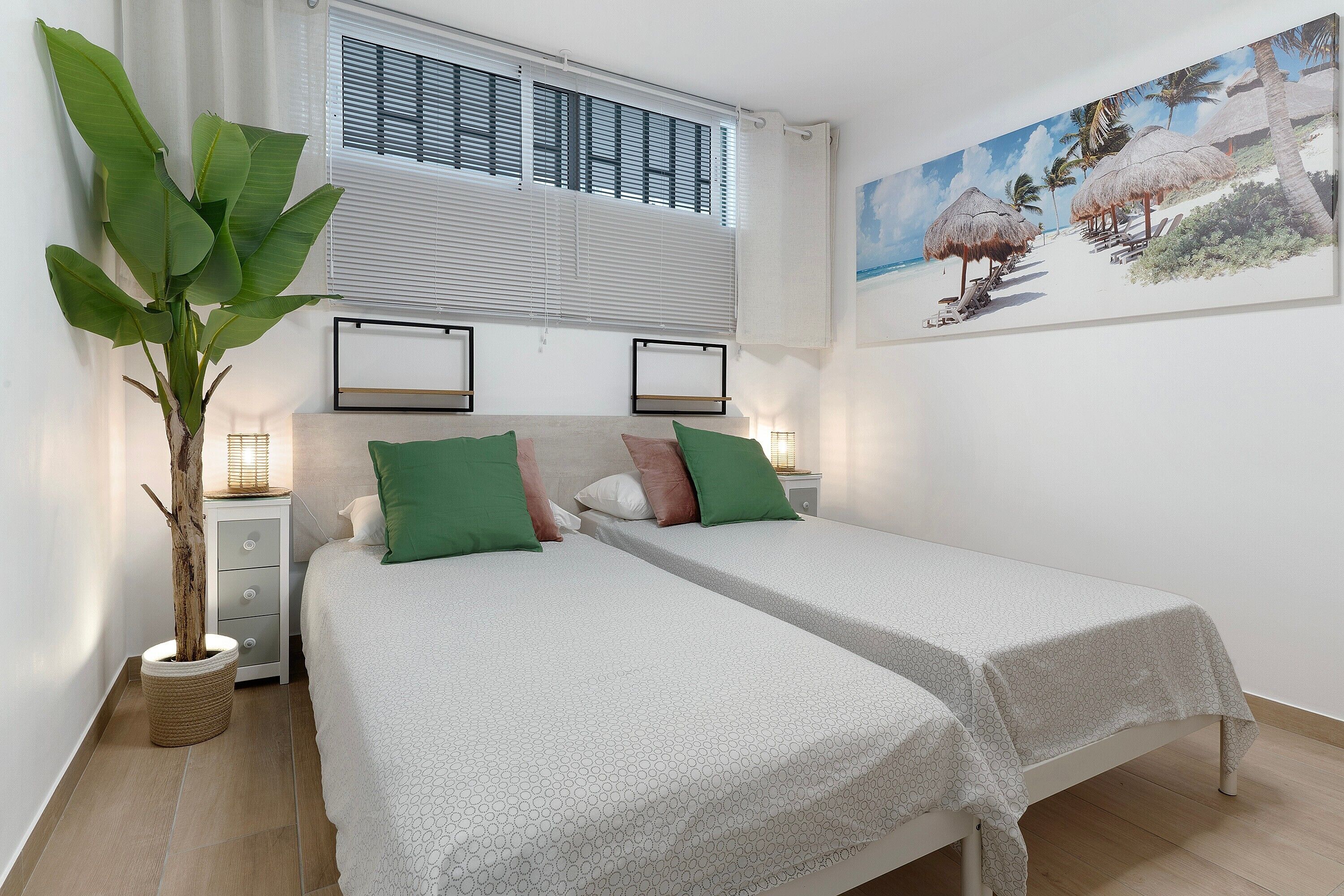1 dormitorio, tabla de planchar con plancha, wifi gratis y ropa de cama