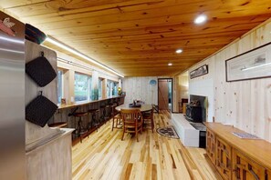 Dining - Wood Den rustic lake cabin, deck & mountain views (Joseph)