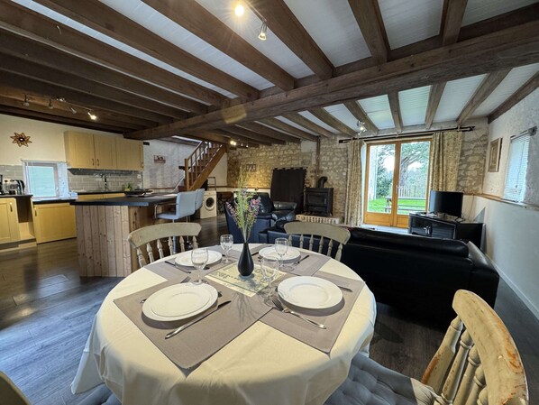 Cottage | Dining