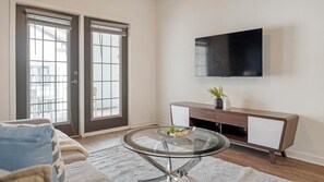 Smart TV - Landing | Spectacular 1BD, Pool, Courtyard (Melbourne)