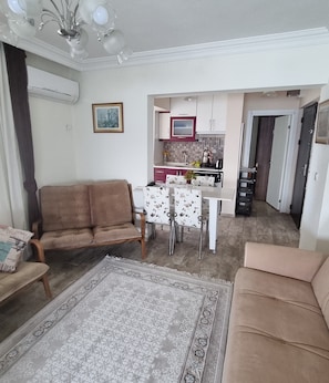 Apartment, 1 Schlafzimmer, Balkon, Meerblick | Wohnbereich