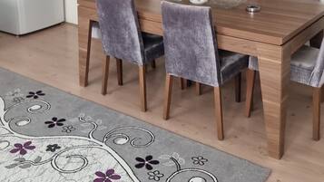 Apartment, Multiple Beds, Balcony, Beach View | Living area