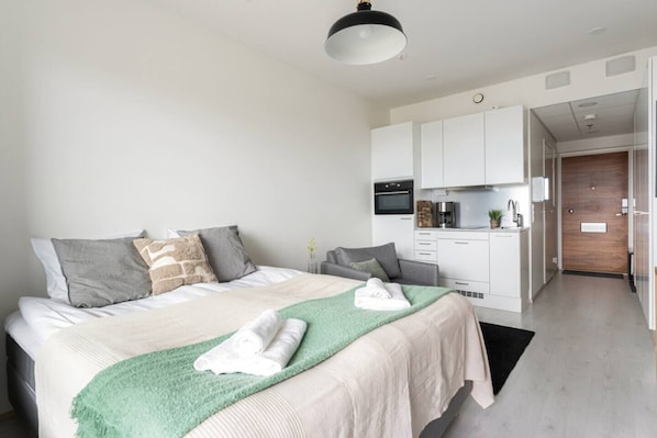 1 bedroom, desk, iron/ironing board, travel cot