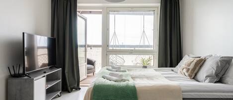 1 Schlafzimmer, Schreibtisch, Bügeleisen/Bügelbrett, Reisekinderbett