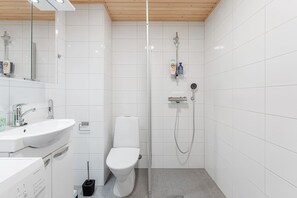 Sèche-cheveux, serviettes fournies