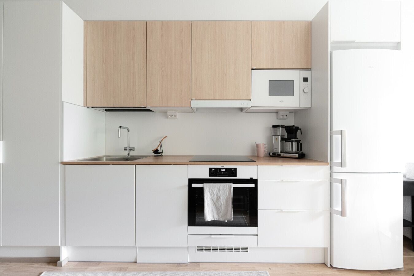 Refrigerador, microondas, horno y parrilla de estufa 