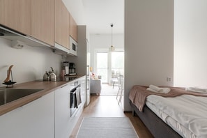 1 Schlafzimmer, Schreibtisch, Bügeleisen/Bügelbrett, Reisekinderbett