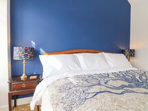 2 bedrooms, individually decorated, individually furnished, free WiFi