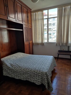 1 sovrum, strykjärn/strykbräda, wi-fi och sängkläder