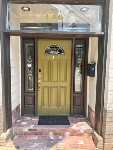 2 Bedroom Apt in the heart of Atlanta with Wi-Fi and EV charging station!