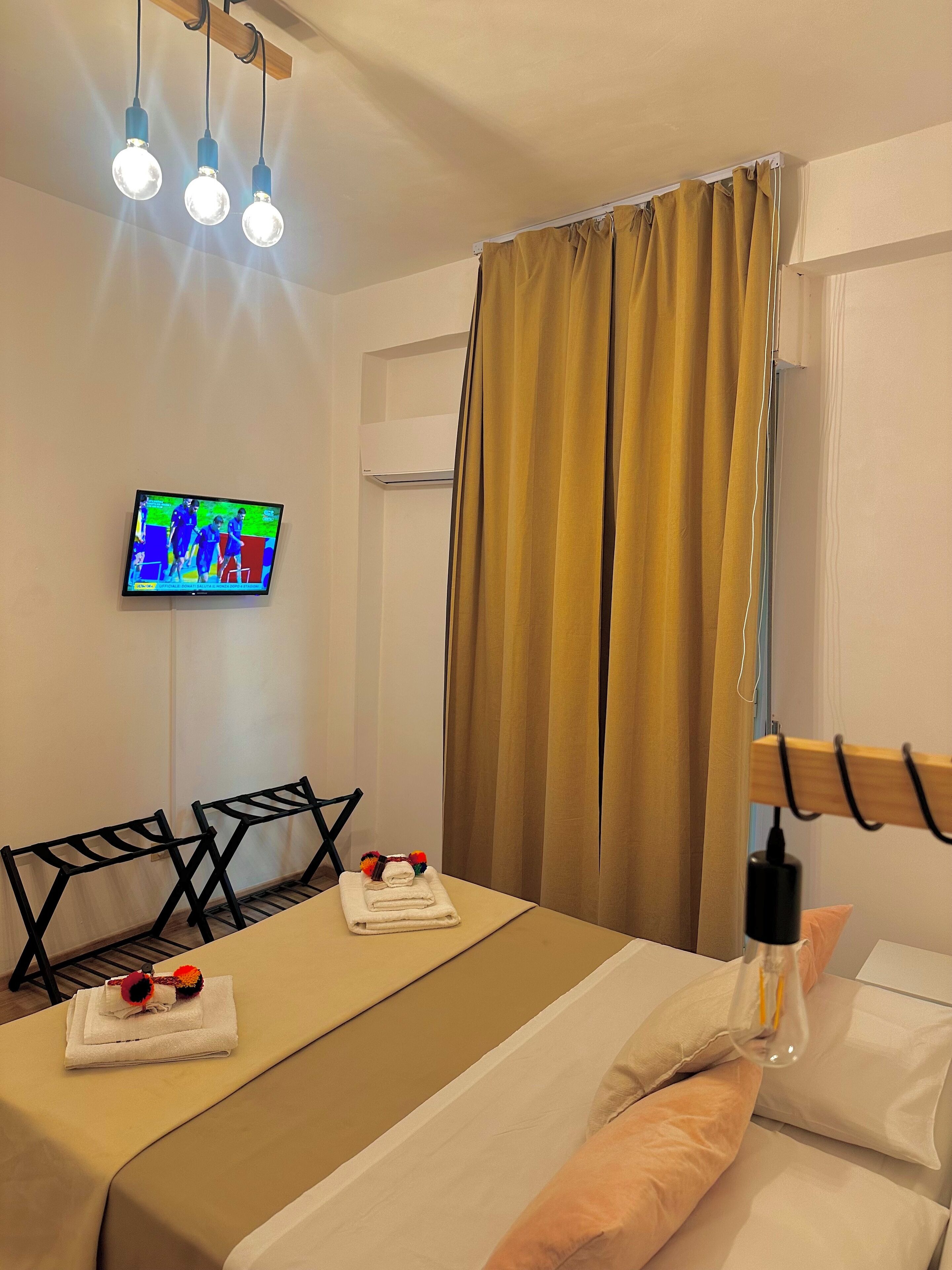 1 habitación, tabla de planchar con plancha, wifi y ropa de cama 