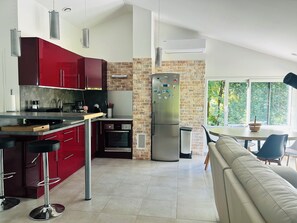 Fridge, microwave, oven, stovetop