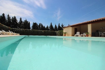 Vue sur piscine
