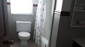 Classic Double Room, 2 Katil Kelamin (Double), Balcony | Bilik Mandi