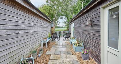 Host Stay Kestrel Cottage