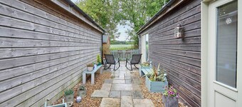 Host Stay Kestrel Cottage