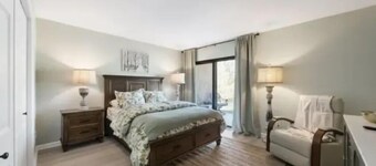Cozy 2-bed/2bath riverfront condo in amazing Townsend with WiFi, AC