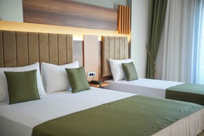 Comfort Triple Room, Balcony, Pool View | Laptop workspace, soundproofing, free WiFi - Oliva Verde Hotel (Marmaris)