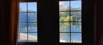 Lakeside Swiss Chalet 'Fischer's Fritz' - Stunning Wägitalersee Views