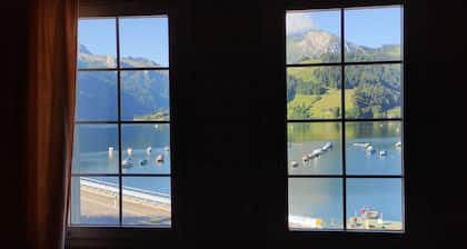Lakeside Swiss Chalet 'Fischer's Fritz' - Stunning Wägitalersee Views
