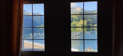 Lakeside Swiss Chalet 'Fischer's Fritz' - Stunning Wägitalersee Views