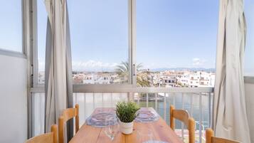 Apartment | Dining